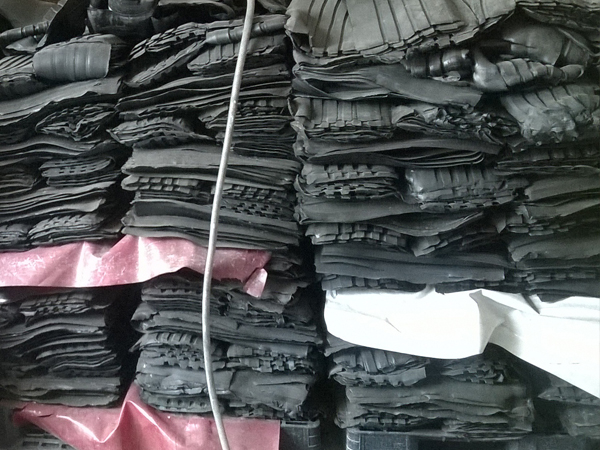 Laboratoř kontroly kvality specializované EPDM směsi testovací postupy Česká republika