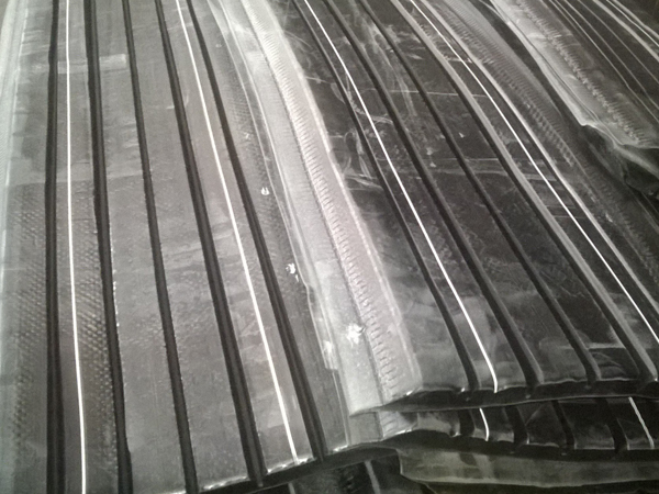 Sklad surovin evropské zásobování gumárenský průmysl dodávky Česká republika